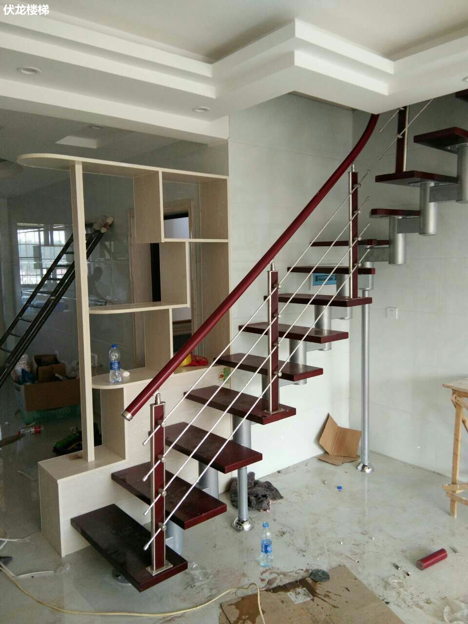 【产品10】阁楼整体楼梯-不锈钢拉丝扶手